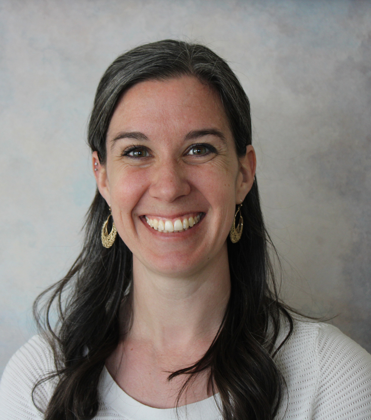 Katherine Bell - Responsable de Cumplimiento en Catholic Charities Serving Central Washington