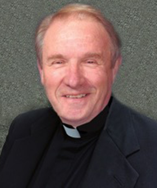 Rev. Mons. Thomas C. Champoux - Presidente de Catholic Charities Serving Central Washington